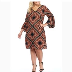 Plus Size Bell Sleeve Printed Shift Dress